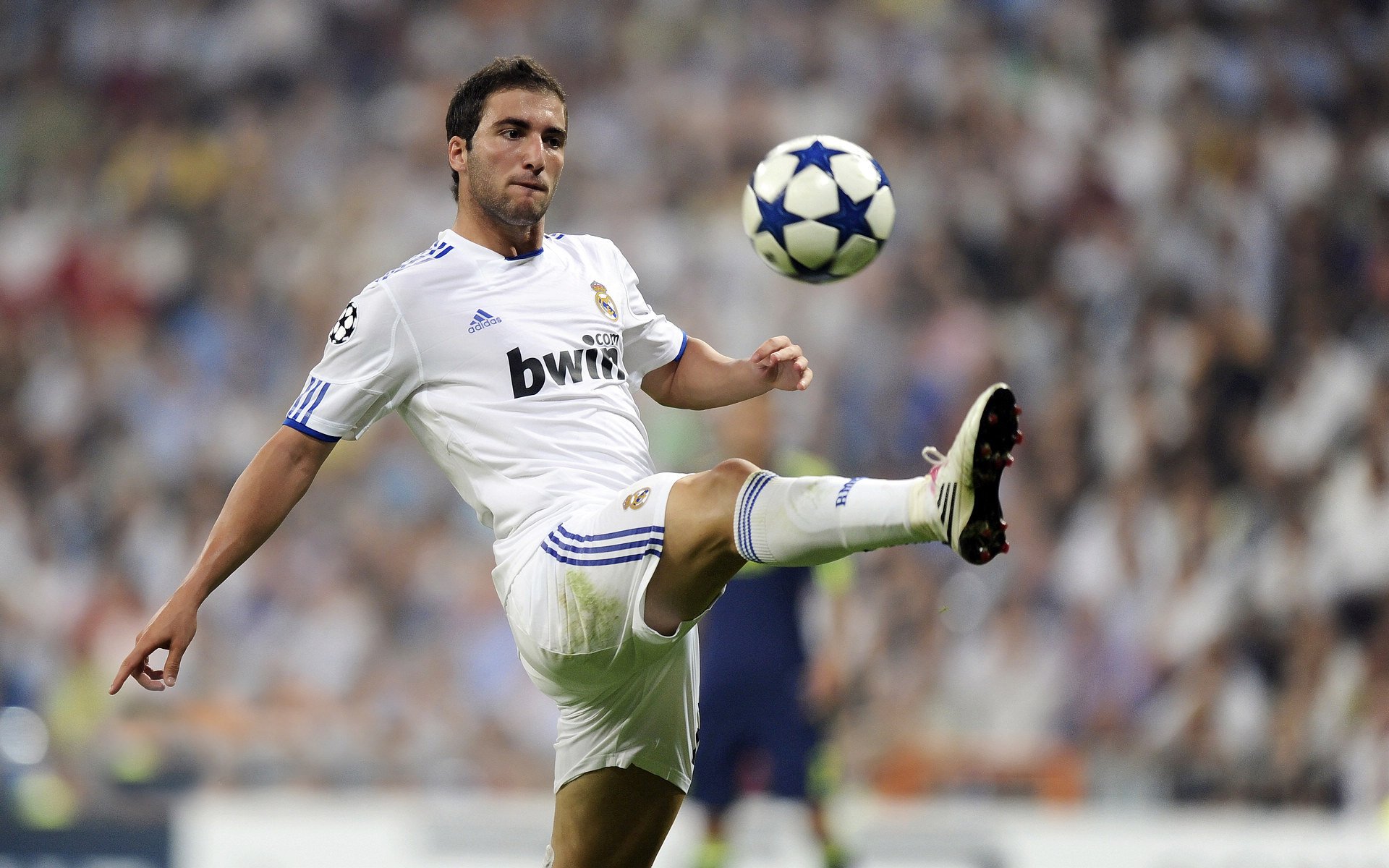 新援谢尔基表现亮眼（257分钟2球3助），谢尔盖基斯利亚克